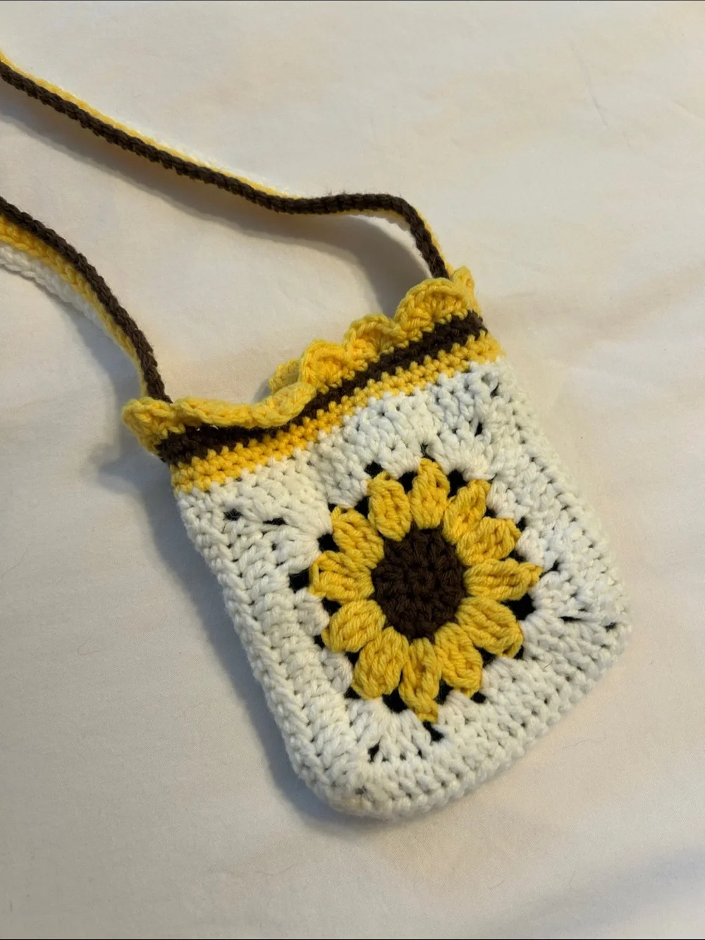 Handmade Crochet Sunflower kids Crossbody Bag in White and Yellow